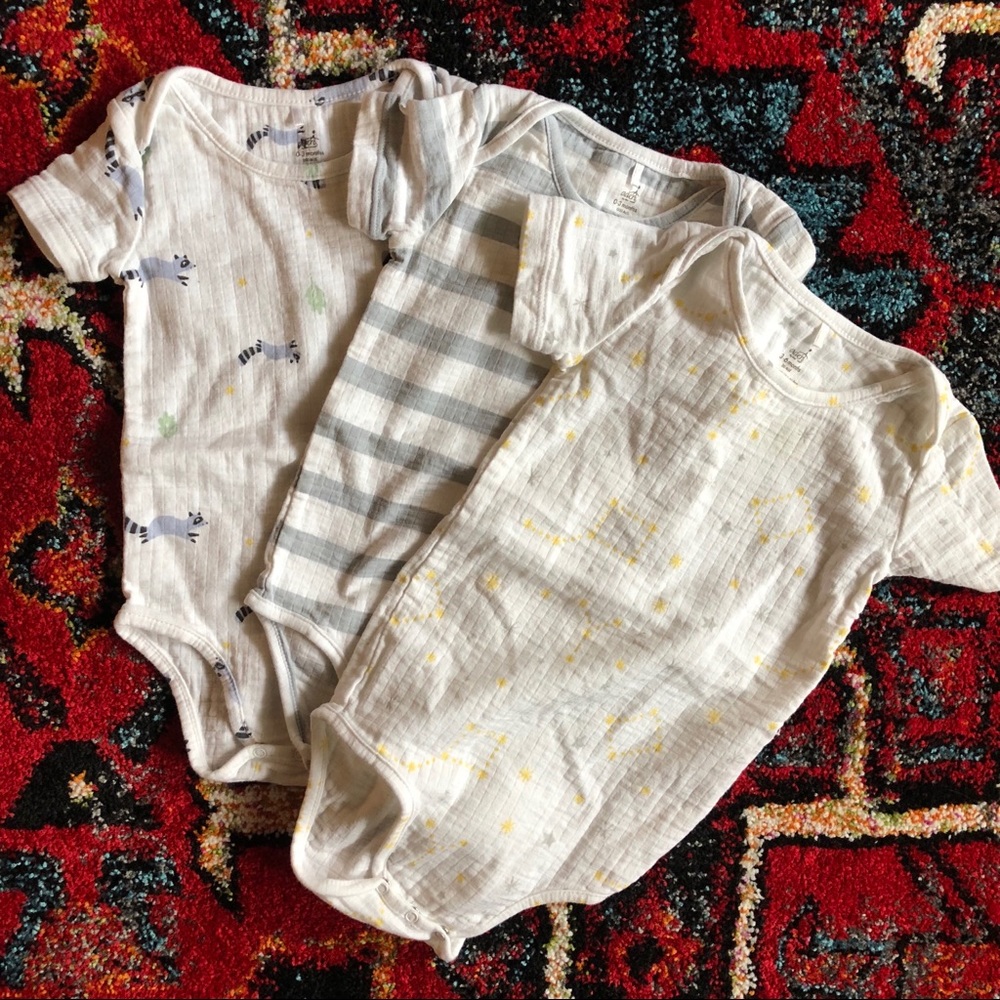 **sold** Aden & anais onesie bundle!! Super cute